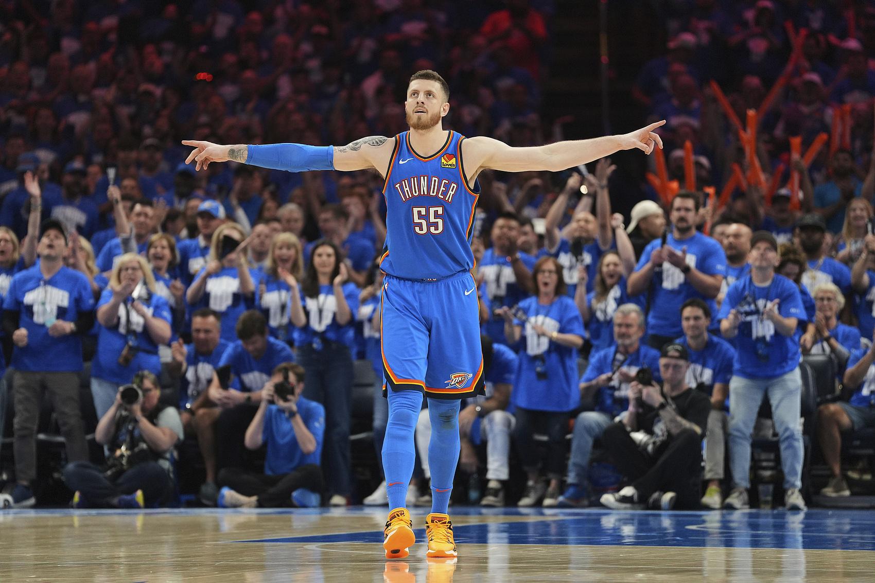 哈滕：怎么夸戴格诺特都不为过 他对我来说意义重大