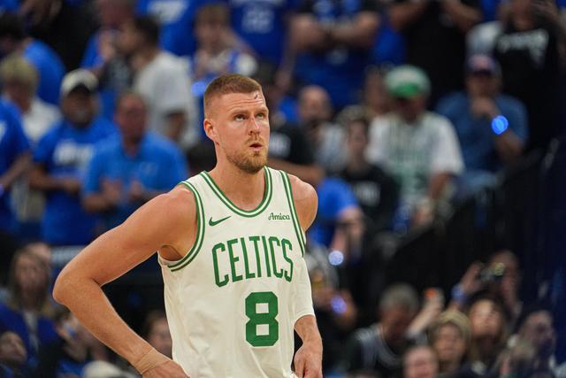 史蒂文斯：给波津打电话时他睡着了 不过提前告诉了他可能被交易