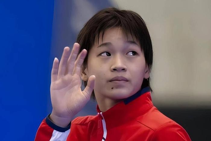 全红婵宣布不再比赛，央妈力挺背后有靠山，网友期待她重返巅峰