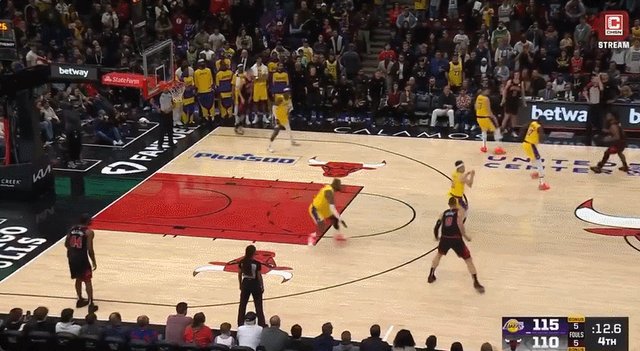 MK体育-13秒3记三分奇迹逆转！詹皇致命失误 吉迪超远绝杀