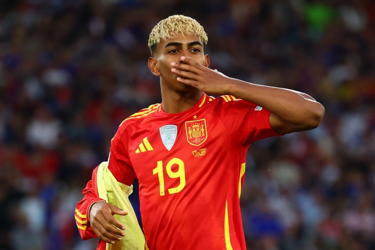 MK体育平台-评论员回应亚马尔言论争议：天赋赞赏被误解