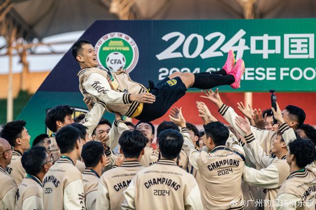 MK体育下载-【专题】从拼命三郎到国足奇兵 39岁的肖智退役告别